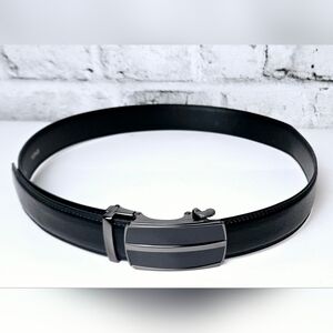 Men’s Black Ratchet Belt with Sleek Black and Silver Belt Buckle